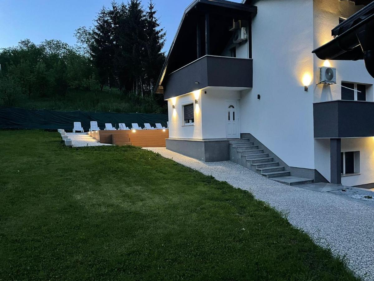 Vila S Bazenom Deluxe - Gti Zagreb Exterior photo